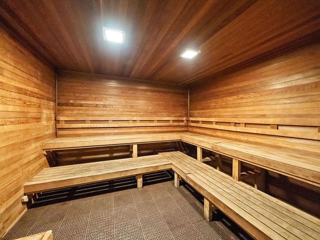 211 E Ohio Street 307, Chicago, IL 60611