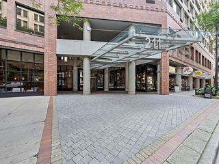 211 E Ohio Street 307, Chicago, IL 60611