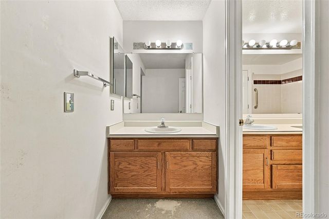 5627 S SIMMS Way, Littleton, CO 80127
