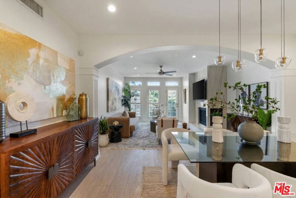 4711 Ambrose Avenue 204, Los Angeles, CA 90027 — exterior