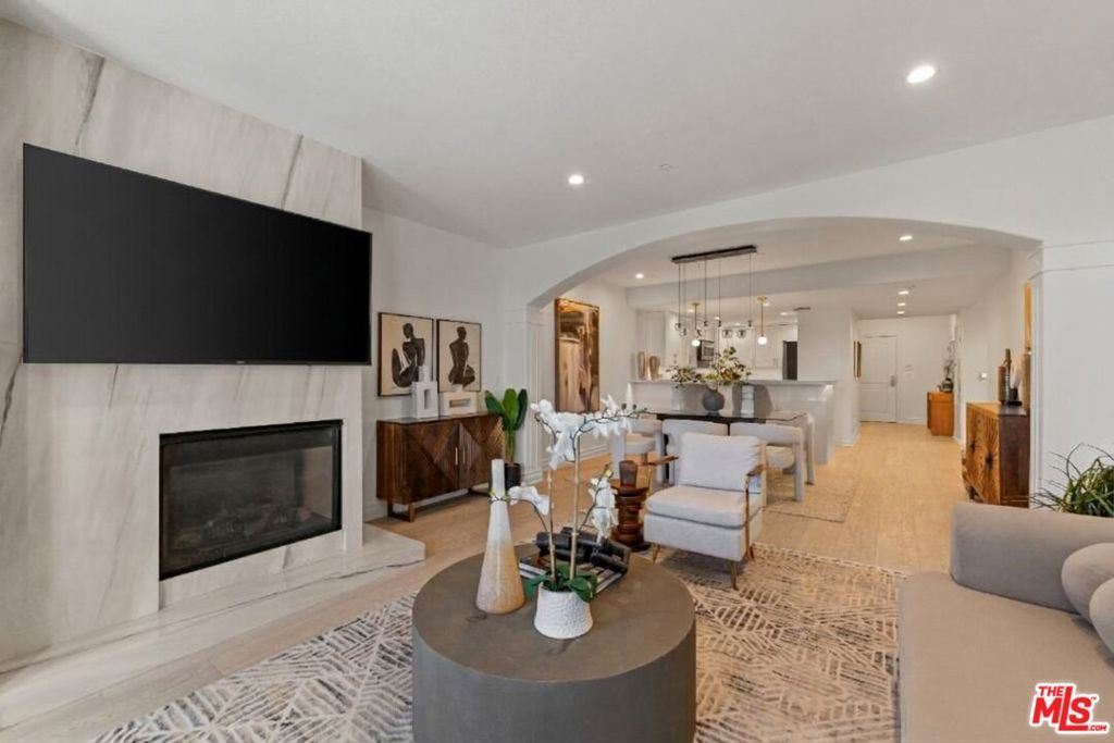 4711 Ambrose Avenue 204, Los Angeles, CA 90027 — photo 4