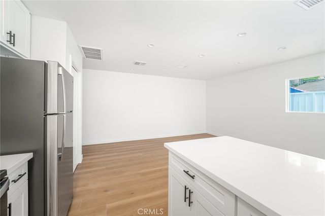 15943 Vermont, Paramount, CA 90723