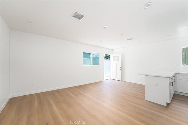 15943 Vermont, Paramount, CA 90723