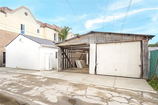 15943 Vermont, Paramount, CA 90723