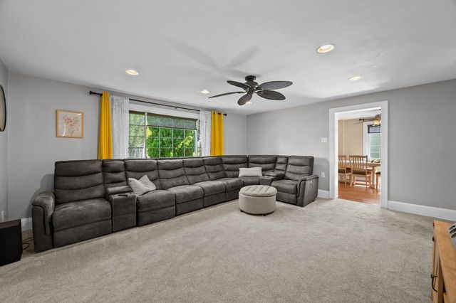 808 E Fitzsimmons ROAD, Oak Creek, WI 53154