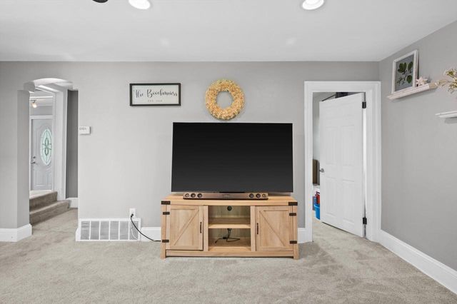 808 E Fitzsimmons ROAD, Oak Creek, WI 53154