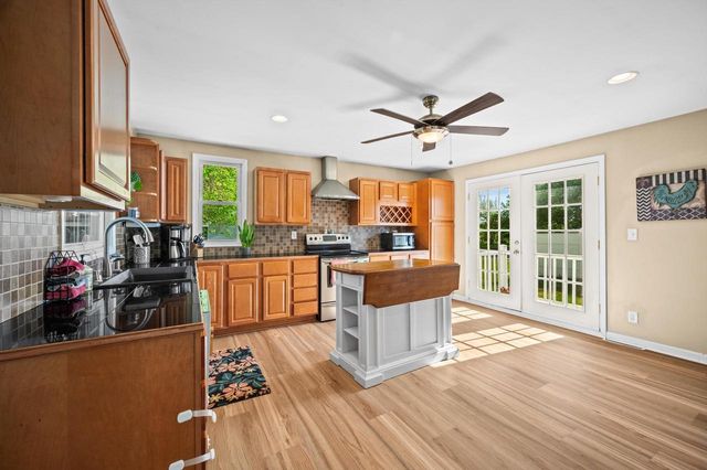 808 E Fitzsimmons ROAD, Oak Creek, WI 53154
