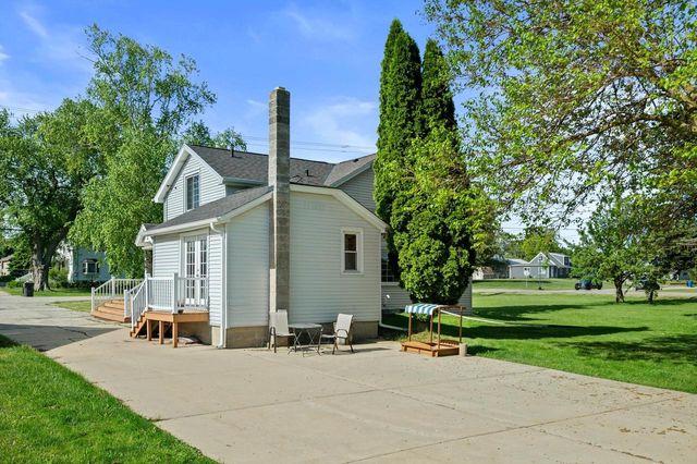 808 E Fitzsimmons ROAD, Oak Creek, WI 53154