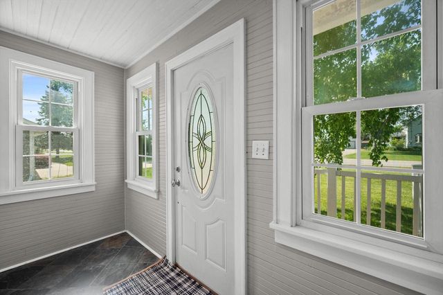 808 E Fitzsimmons ROAD, Oak Creek, WI 53154