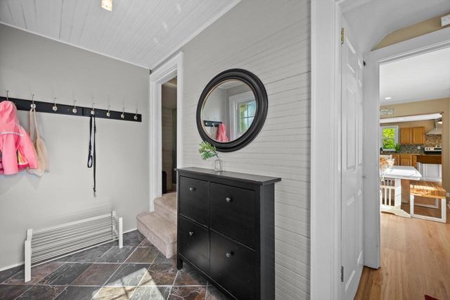 808 E Fitzsimmons ROAD, Oak Creek, WI 53154
