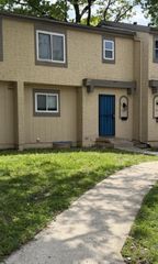 11613 Richmond Avenue, Kansas City, MO 64134