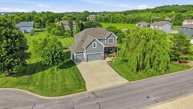 1705 SW Red Fox Circle, Oak Grove, MO 64075