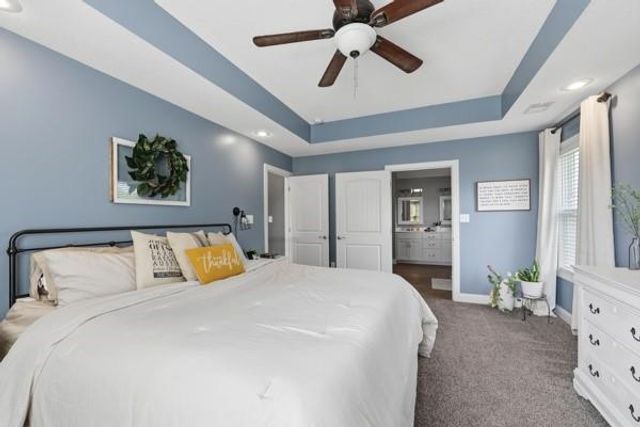 1705 SW Red Fox Circle, Oak Grove, MO 64075