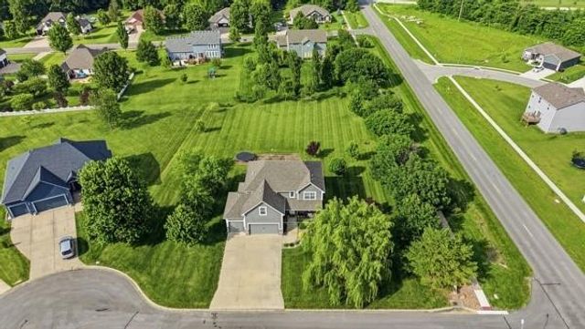 1705 SW Red Fox Circle, Oak Grove, MO 64075