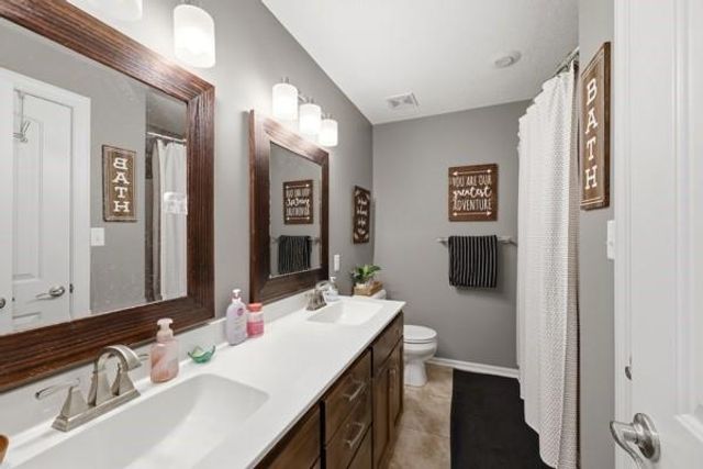 1705 SW Red Fox Circle, Oak Grove, MO 64075