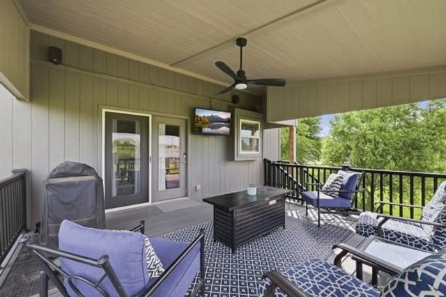 1705 SW Red Fox Circle, Oak Grove, MO 64075