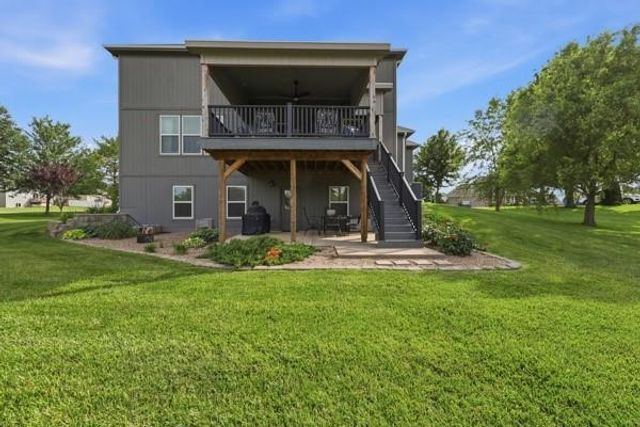 1705 SW Red Fox Circle, Oak Grove, MO 64075