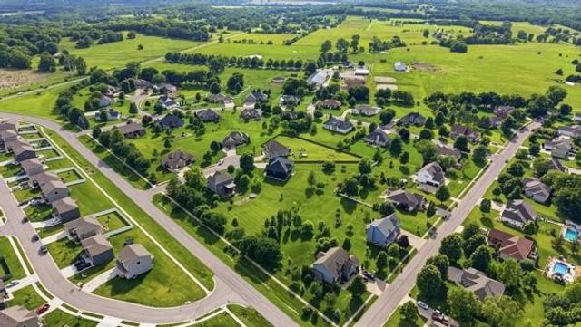 1705 SW Red Fox Circle, Oak Grove, MO 64075