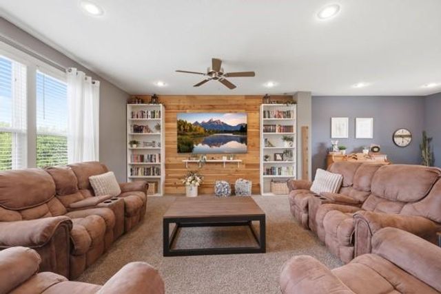 1705 SW Red Fox Circle, Oak Grove, MO 64075