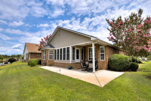 85 Ridge Lake Drive, Manning, SC 29102