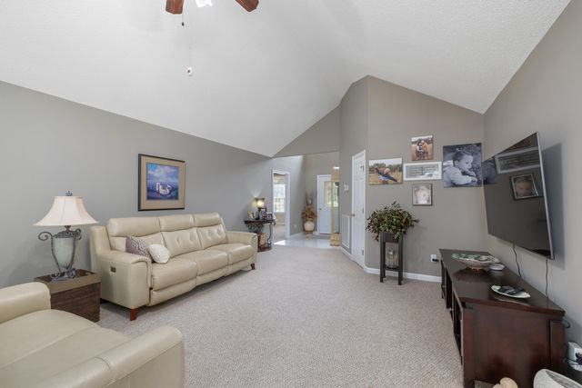 85 Ridge Lake Drive, Manning, SC 29102