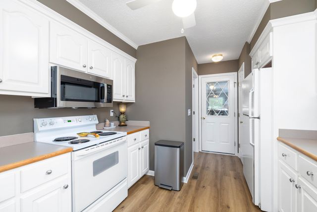 85 Ridge Lake Drive, Manning, SC 29102
