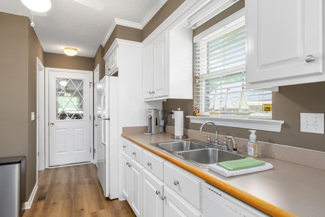 85 Ridge Lake Drive, Manning, SC 29102
