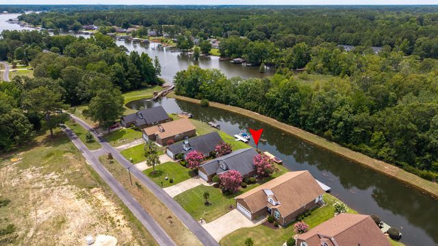 85 Ridge Lake Drive, Manning, SC 29102