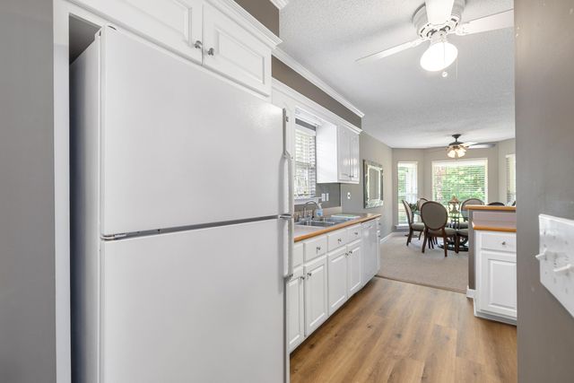 85 Ridge Lake Drive, Manning, SC 29102