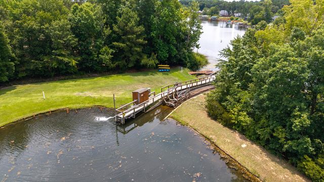 85 Ridge Lake Drive, Manning, SC 29102