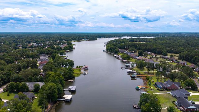 85 Ridge Lake Drive, Manning, SC 29102