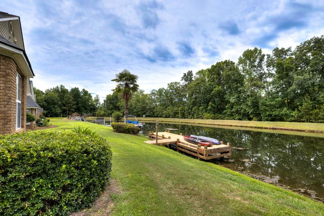 85 Ridge Lake Drive, Manning, SC 29102