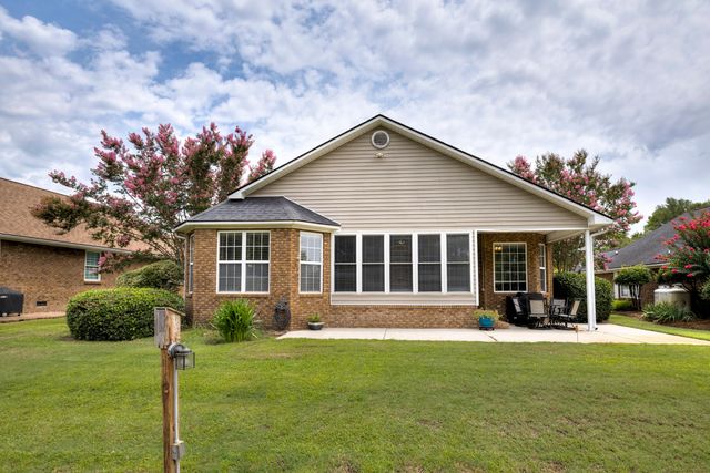 85 Ridge Lake Drive, Manning, SC 29102