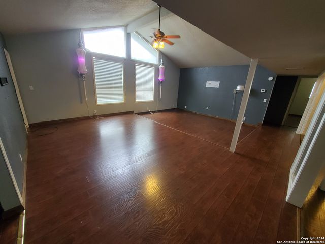 5295 ROUND TABLE DR, San Antonio, TX 78218