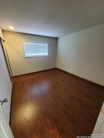 5295 ROUND TABLE DR, San Antonio, TX 78218