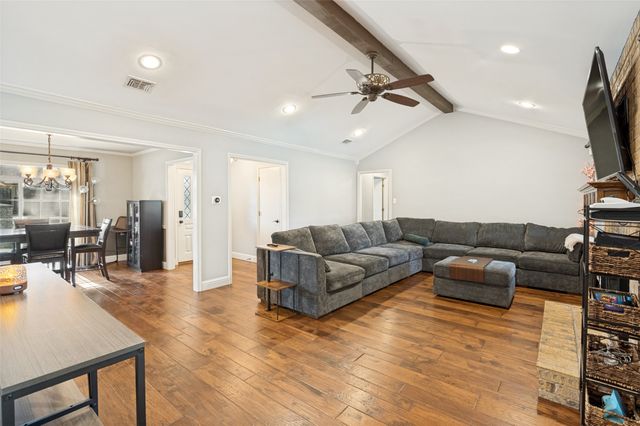2401 Radcliffe Drive, Arlington, TX 76012