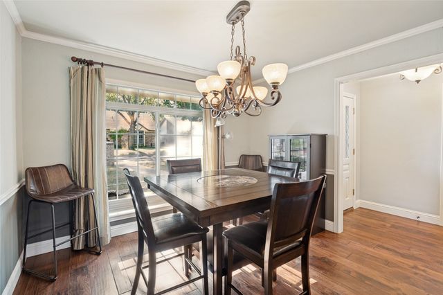 2401 Radcliffe Drive, Arlington, TX 76012