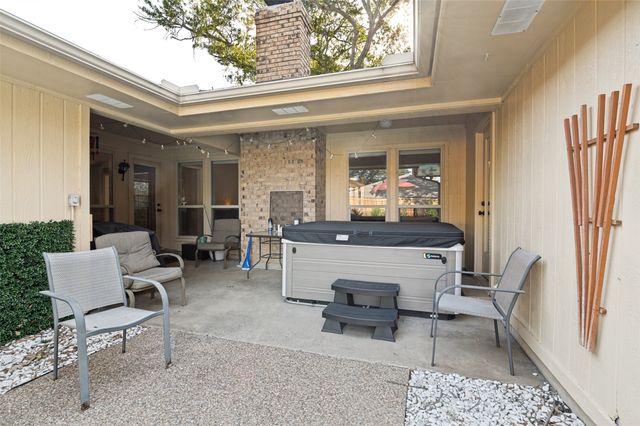2401 Radcliffe Drive, Arlington, TX 76012
