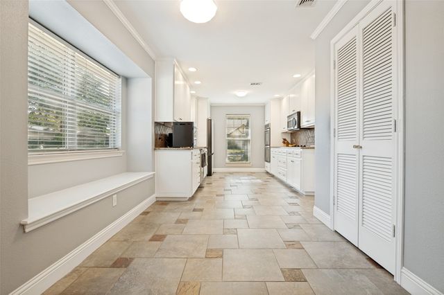 2401 Radcliffe Drive, Arlington, TX 76012