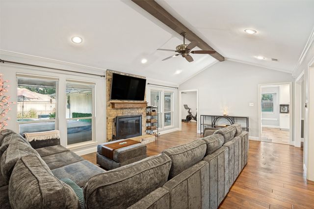 2401 Radcliffe Drive, Arlington, TX 76012