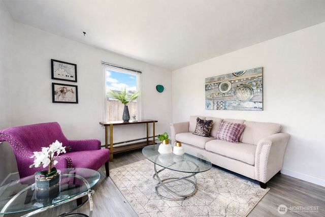 2517 - 2519 E Pike Street, Seattle, WA 98122