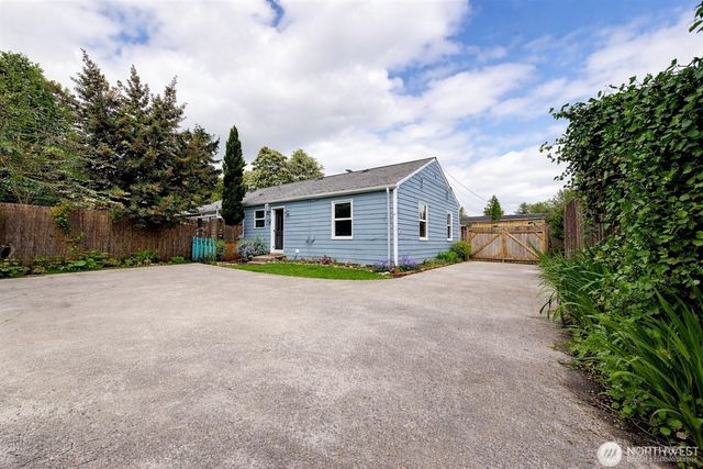 2517 - 2519 E Pike Street, Seattle, WA 98122