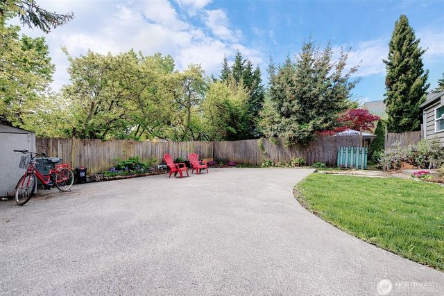 2517 - 2519 E Pike Street, Seattle, WA 98122
