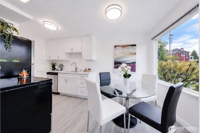 2517 - 2519 E Pike Street, Seattle, WA 98122
