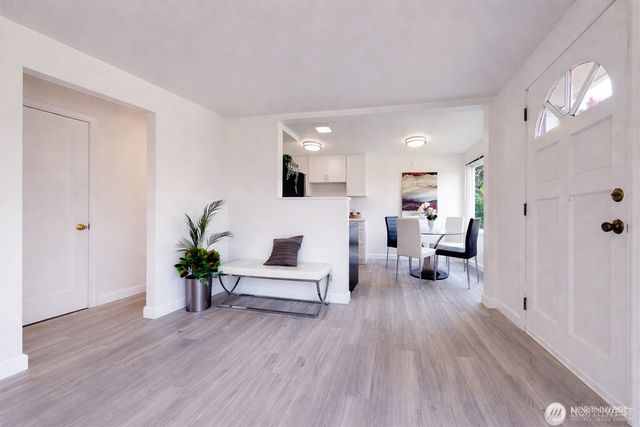 2517 - 2519 E Pike Street, Seattle, WA 98122