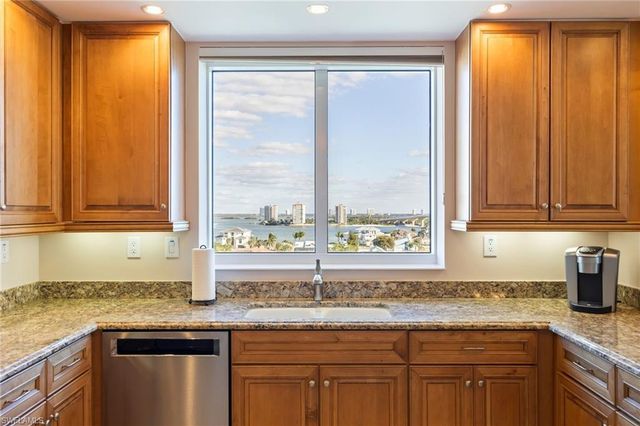 4192 Bay Beach LN 881, Fort Myers Beach, FL 33931