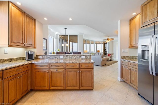 4192 Bay Beach LN 881, Fort Myers Beach, FL 33931