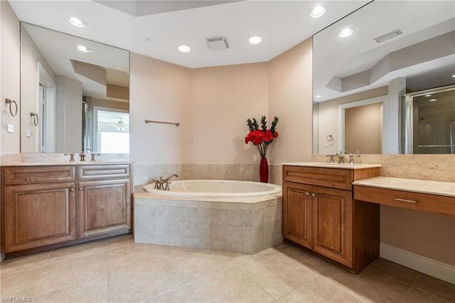 4192 Bay Beach LN 881, Fort Myers Beach, FL 33931