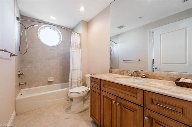 4192 Bay Beach LN 881, Fort Myers Beach, FL 33931