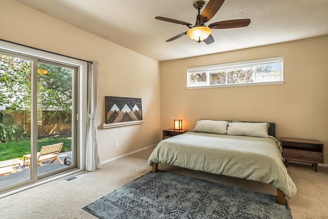 800 SE Shadowood Drive, Bend, OR 97702